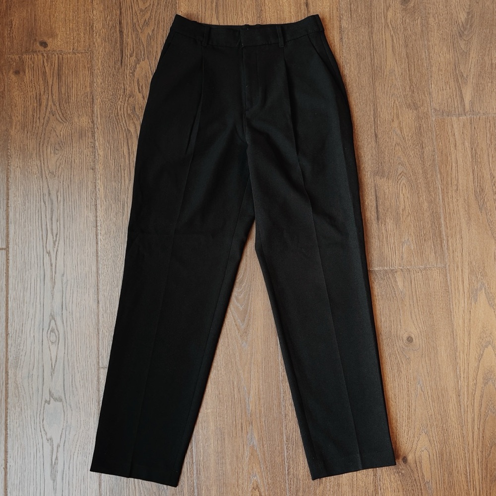 Uniqlo Women’s Pleated High Waisted Wide Leg Black Trousers with Pockets